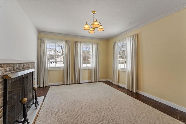 1225 Manchester Drive, South Bend, IN 46615