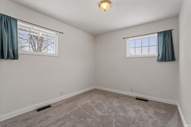 1225 Manchester Drive, South Bend, IN 46615