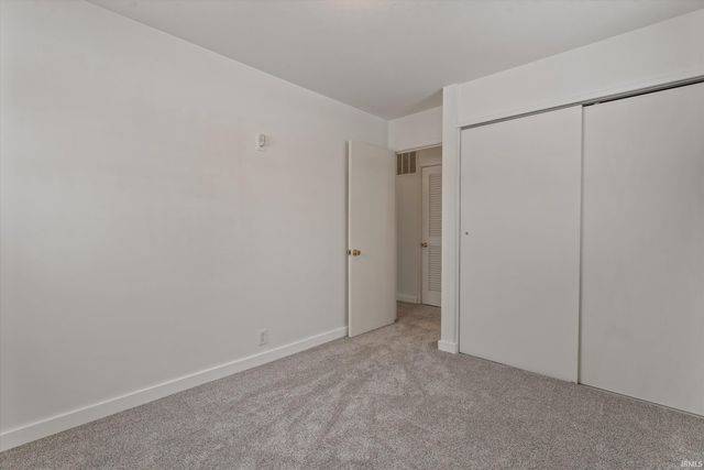 1225 Manchester Drive, South Bend, IN 46615