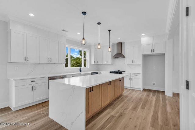 282 Float Avenue, Manahawkin, NJ 08050