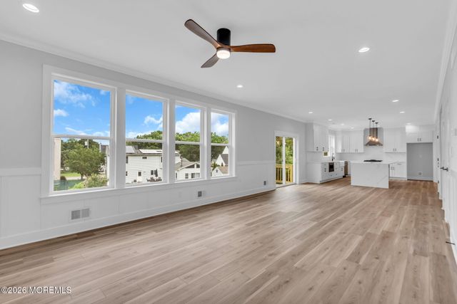 282 Float Avenue, Manahawkin, NJ 08050