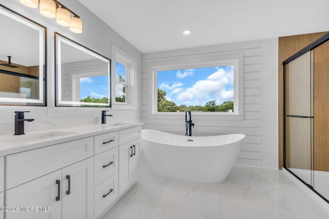 282 Float Avenue, Manahawkin, NJ 08050