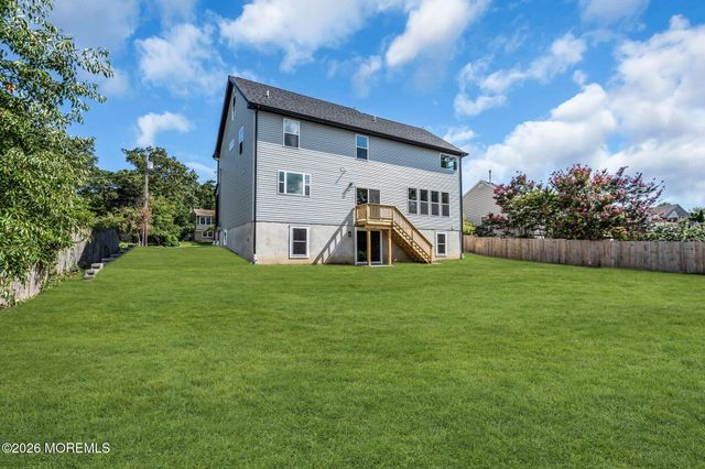 282 Float Avenue, Manahawkin, NJ 08050