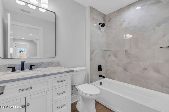 282 Float Avenue, Manahawkin, NJ 08050