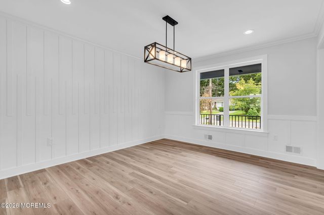 282 Float Avenue, Manahawkin, NJ 08050