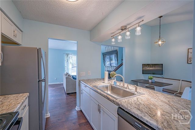 4 Cambridge Court, Savannah, GA 31419