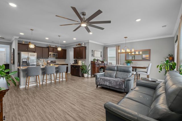 912 Laurens Mill Dr., Myrtle Beach, SC 29579