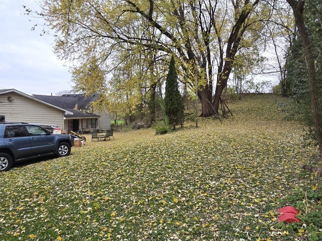 S3575 County Road P, Fountain City, WI 54629