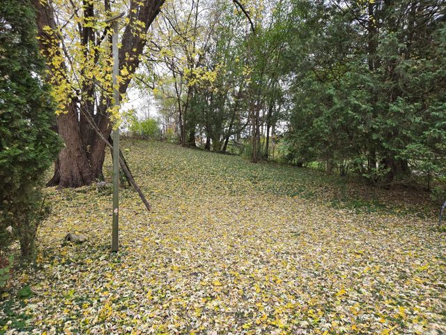 S3575 County Road P, Fountain City, WI 54629