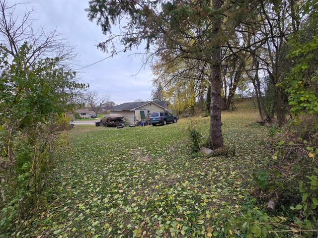 S3575 County Road P, Fountain City, WI 54629