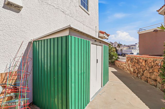 905 VIA DESCANSO Drive, El Paso, TX 79912