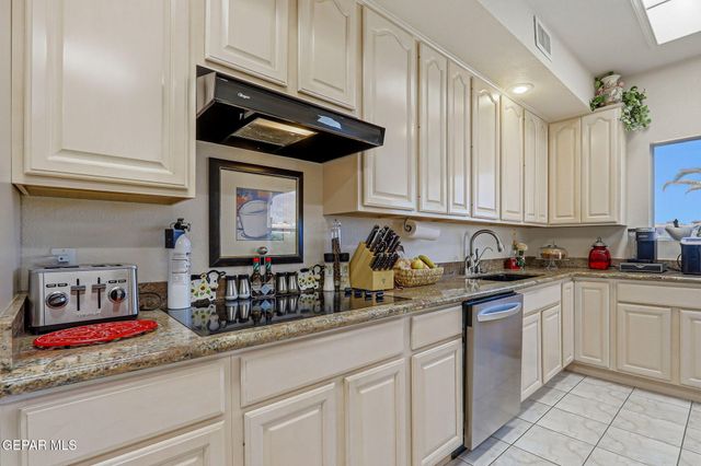 905 VIA DESCANSO Drive, El Paso, TX 79912