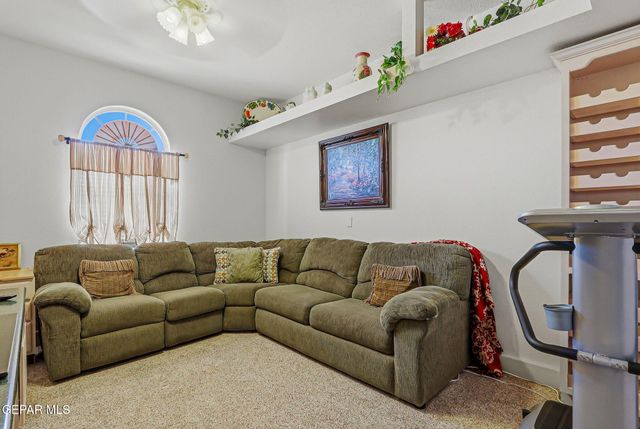 905 VIA DESCANSO Drive, El Paso, TX 79912