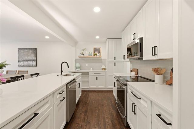6717 65th Terrace, Mission, KS 66202