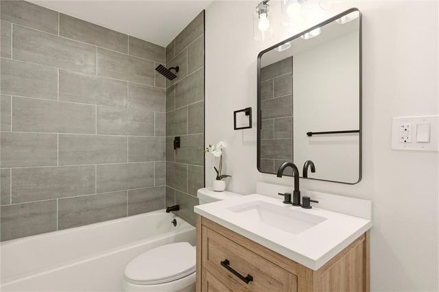 6717 65th Terrace, Mission, KS 66202