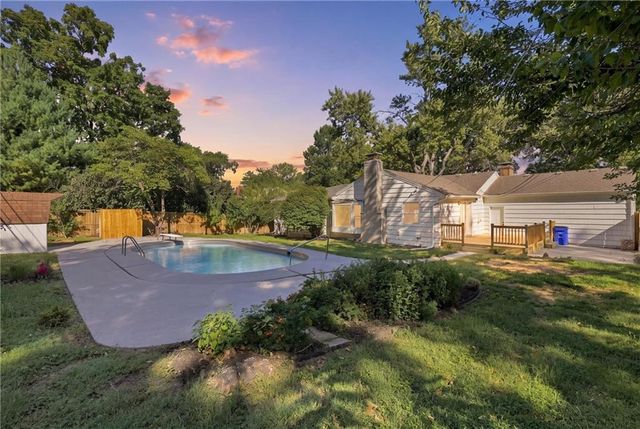 6717 65th Terrace, Mission, KS 66202