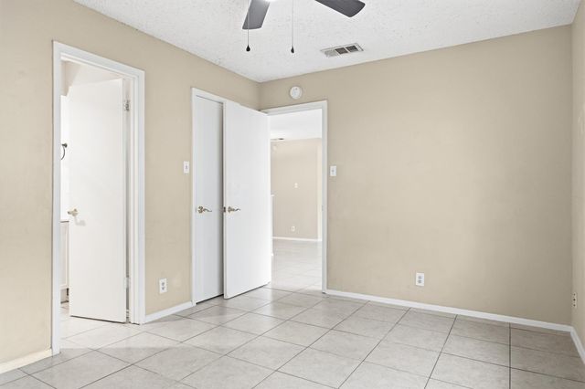 2600 S Bagdad RD A, Leander, TX 78641