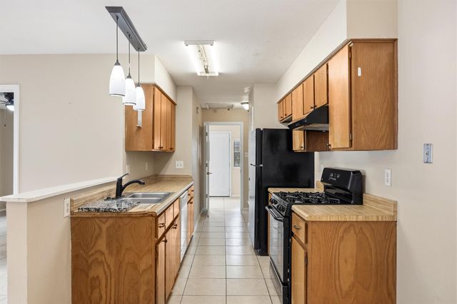 2600 S Bagdad RD A, Leander, TX 78641