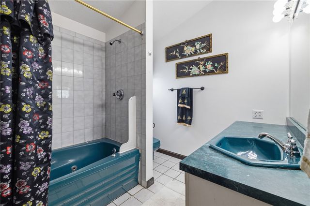 326 Arriba Way, Carrick, PA 15210