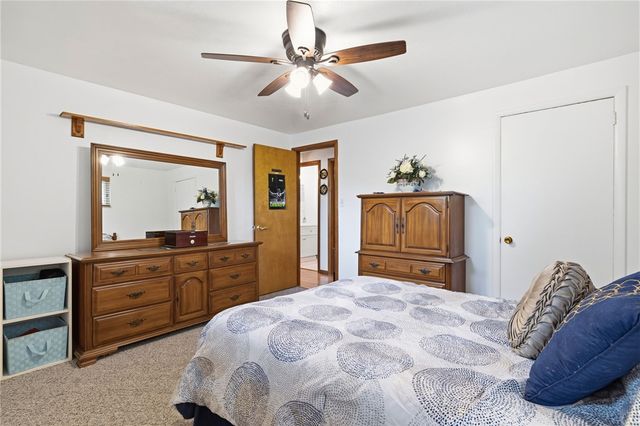 326 Arriba Way, Carrick, PA 15210