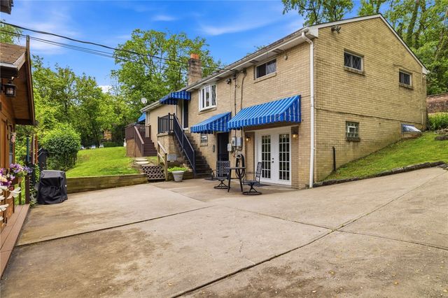 326 Arriba Way, Carrick, PA 15210