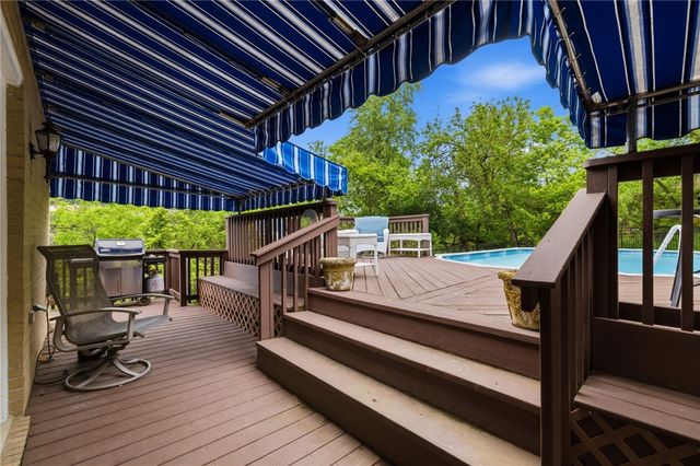 326 Arriba Way, Carrick, PA 15210