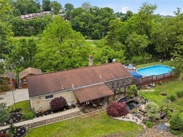 326 Arriba Way, Carrick, PA 15210