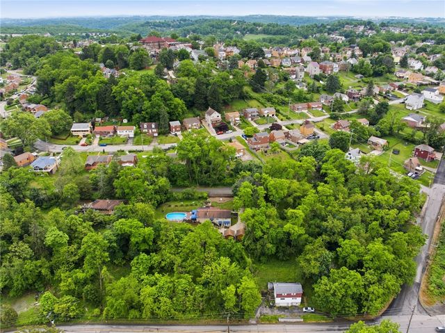 326 Arriba Way, Carrick, PA 15210