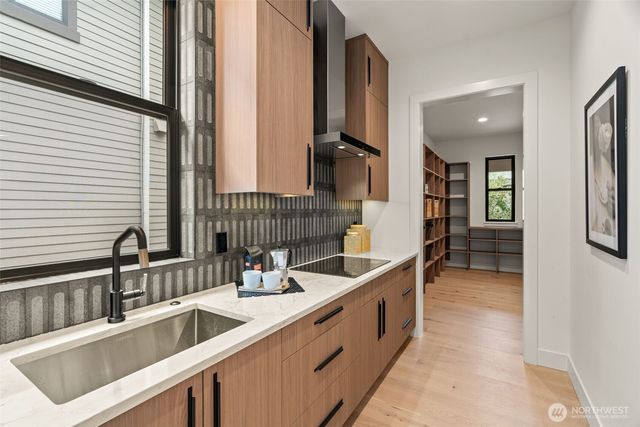 11021 NE 14th Street, Bellevue, WA 98004