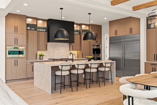 11021 NE 14th Street, Bellevue, WA 98004