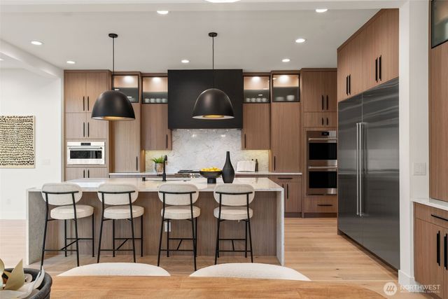 11021 NE 14th Street, Bellevue, WA 98004