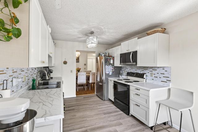 5267 Balmoral Lane, Bloomington, MN 55437