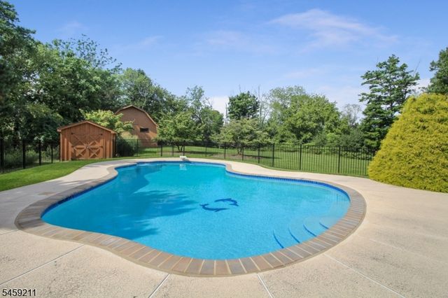 7 Cherokee Trl, Blairstown Twp., NJ 07825