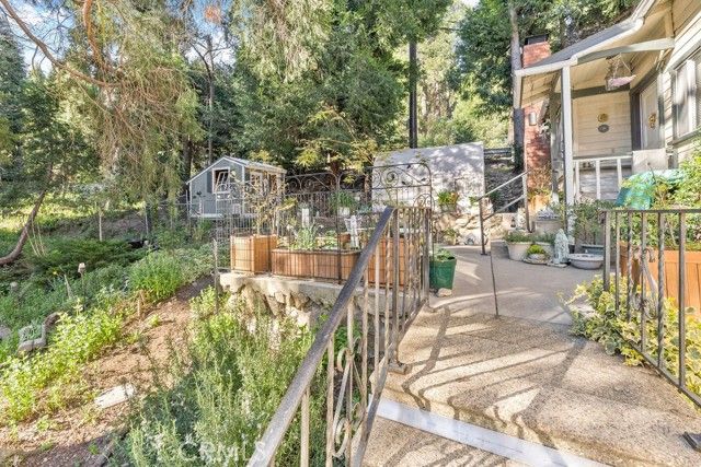 23328 Brookside Rd Road, Crestline, CA 92325