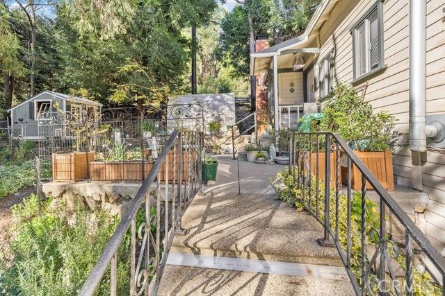 23328 Brookside Rd Road, Crestline, CA 92325