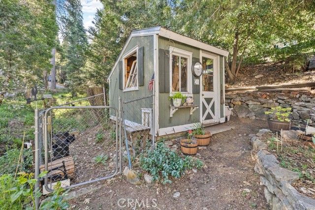 23328 Brookside Rd Road, Crestline, CA 92325