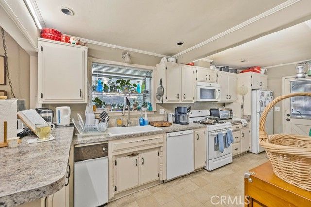 23328 Brookside Rd Road, Crestline, CA 92325