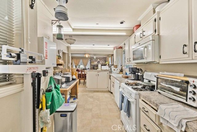 23328 Brookside Rd Road, Crestline, CA 92325