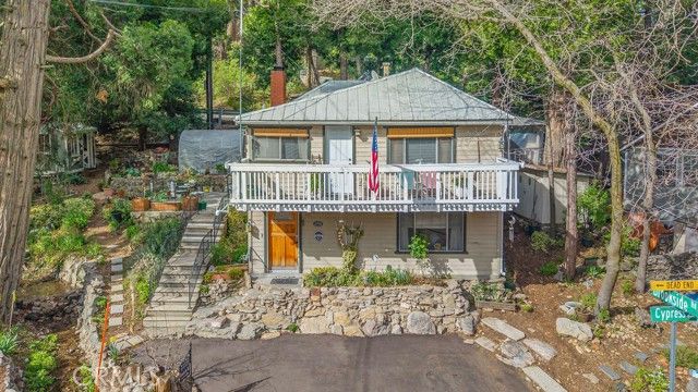 23328 Brookside Rd Road, Crestline, CA 92325