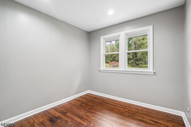 60 Flower Ave, Washington Boro, NJ 07882