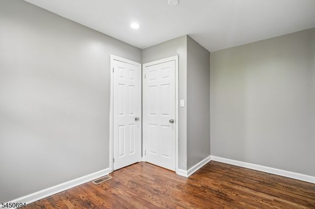 60 Flower Ave, Washington Boro, NJ 07882