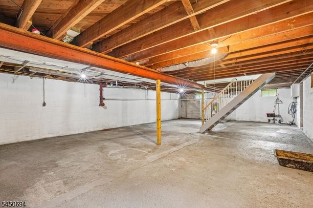60 Flower Ave, Washington Boro, NJ 07882