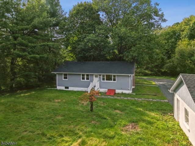 60 Flower Ave, Washington Boro, NJ 07882