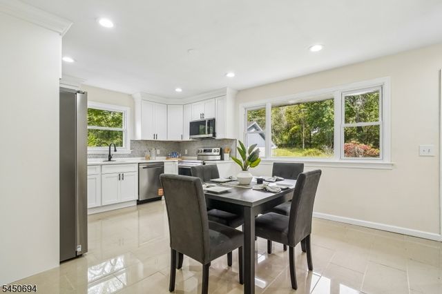 60 Flower Ave, Washington Boro, NJ 07882
