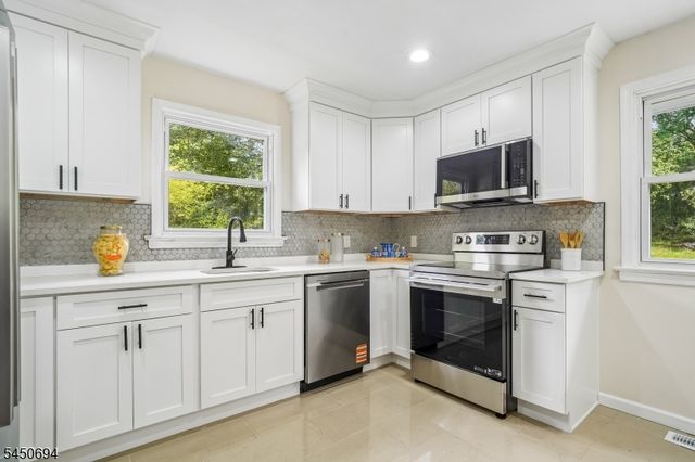 60 Flower Ave, Washington Boro, NJ 07882
