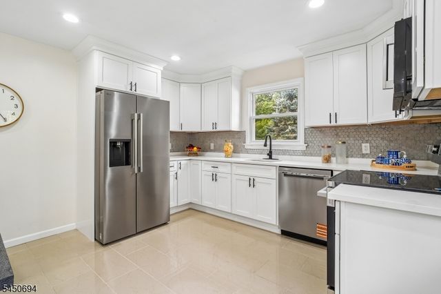 60 Flower Ave, Washington Boro, NJ 07882