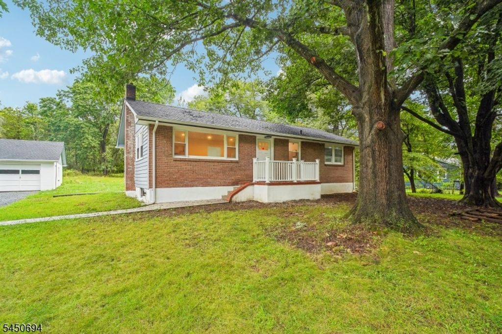 60 Flower Ave, Washington Boro, NJ 07882