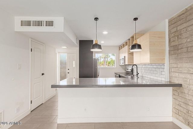 4701 N 68TH Street 214, Scottsdale, AZ 85251