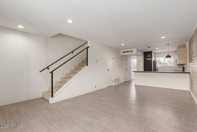 4701 N 68TH Street 214, Scottsdale, AZ 85251
