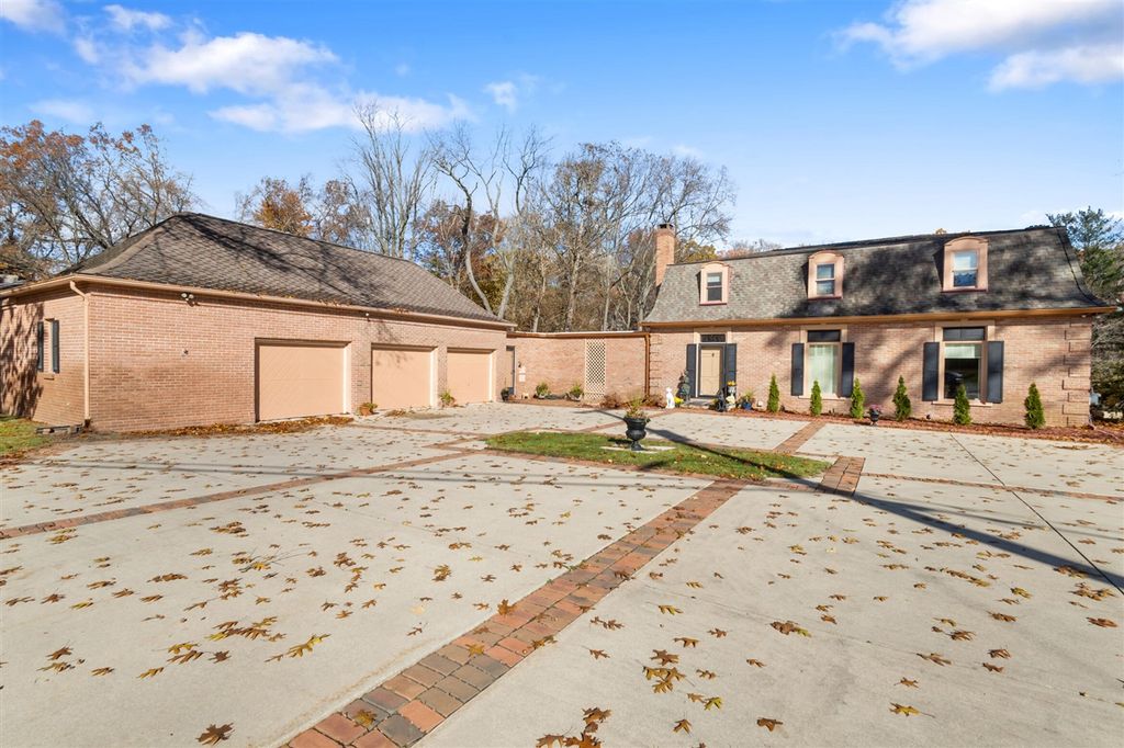 1818 Greenbriar Drive, Portage, MI 49024